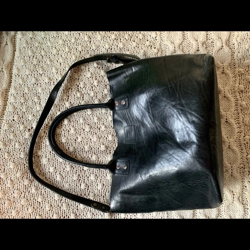 East West Tote - Picture 1 of 7